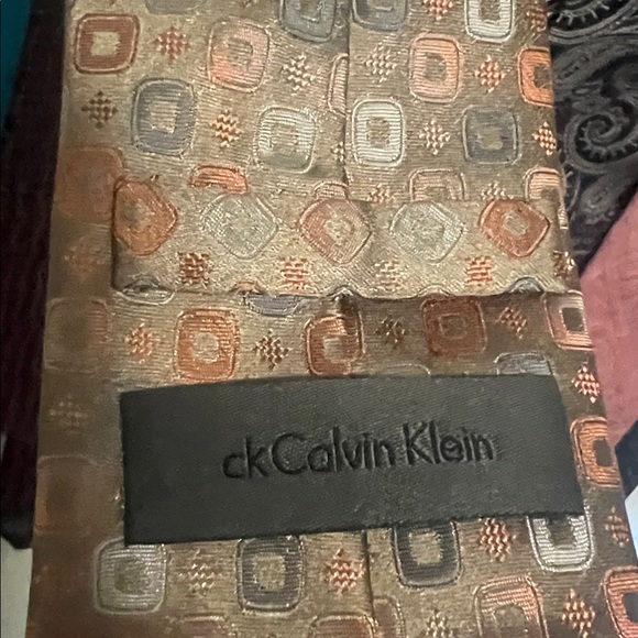 Calvin Klein & Brand Name Men's Tie Collection Teal, Burgundy, Pink, Black, Etc. - Picture 3 of 9